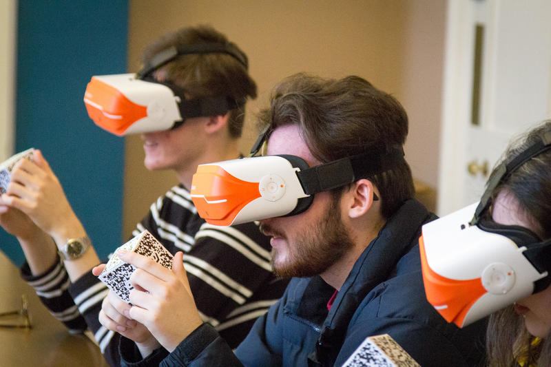 AStudents at lady margaret hall studying history in virtual reality. Photo by Xavier L.